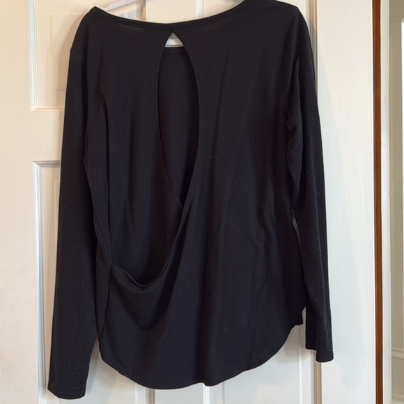 Slight open back - Picture 2 of 2